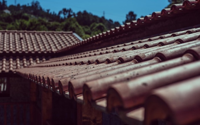 home-clay-roof-tile_657883-716.jpg